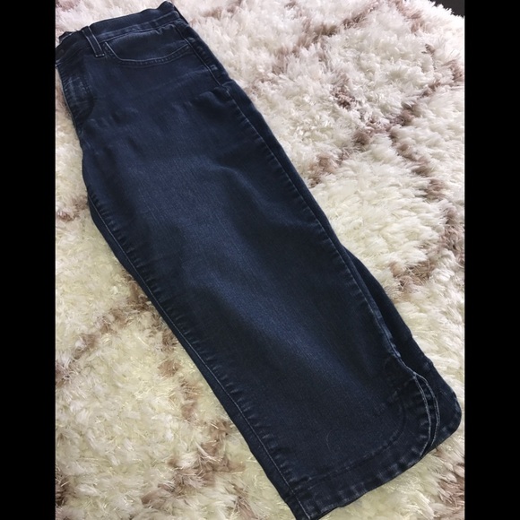 ☕️NYDJ Crops size 8! - Picture 1 of 7